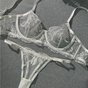 Hello LA Girl White Elegant lace Essence Embroidery Lingerie Set